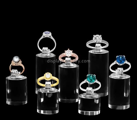 Perspex display manufacturer custom acrylic solid cylinder shape jewelry showcase for ring RDJ-321