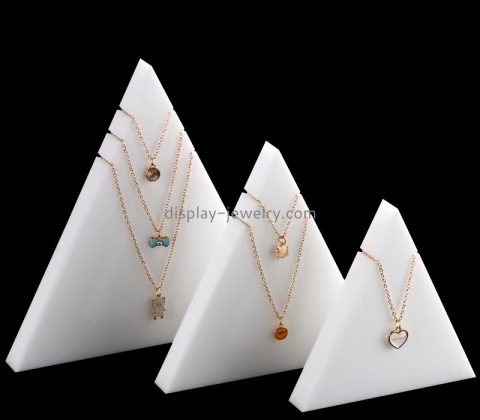 China acrylic supplier custom plexiglass necklaces display blocks stands NDJ-852