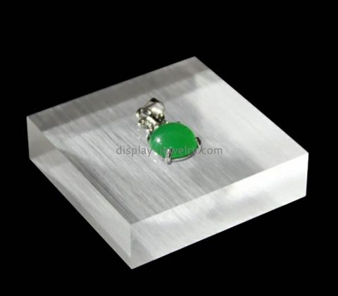 Plexiglass jewelry display manufacturer custom acrylic pendant display block ODJ-135