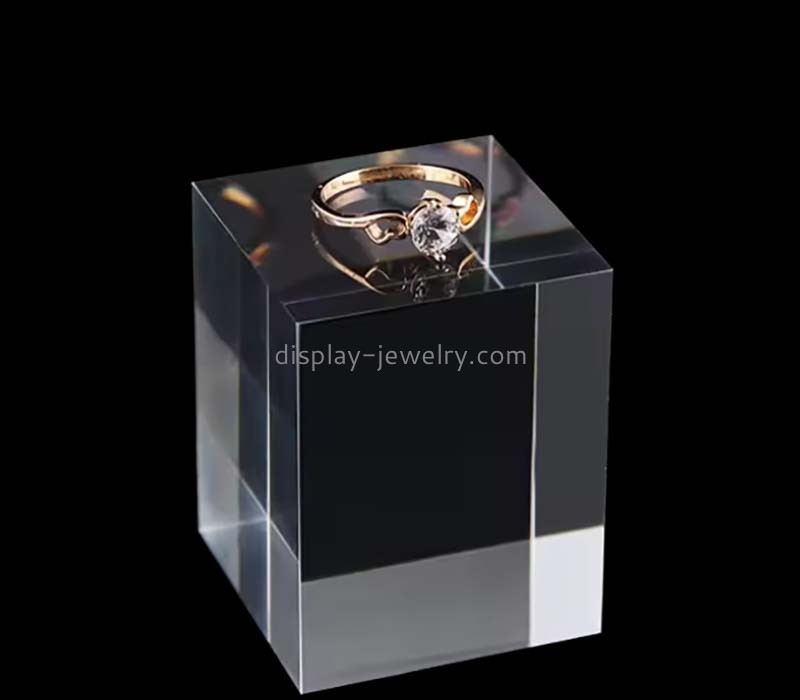 Custom wholesale acrylic ring display block RDJ-360