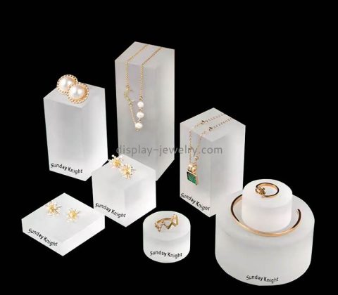 Custom wholesale acrylic fashion jewelry display blocks ODJ-204