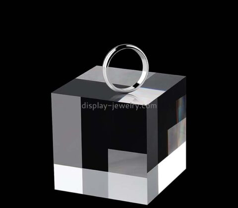 Custom wholesale acrylic square ring display block RDJ-354