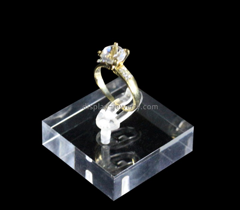 Plexiglass display supplier custom acrylic jewelry display prop for ring RDJ-316