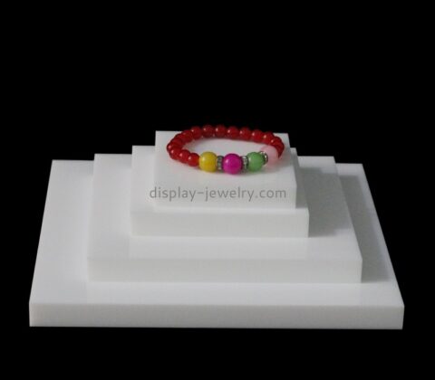 China plexiglass manufacturer custom acrylic jewelry bracelet display base props BDJ-301