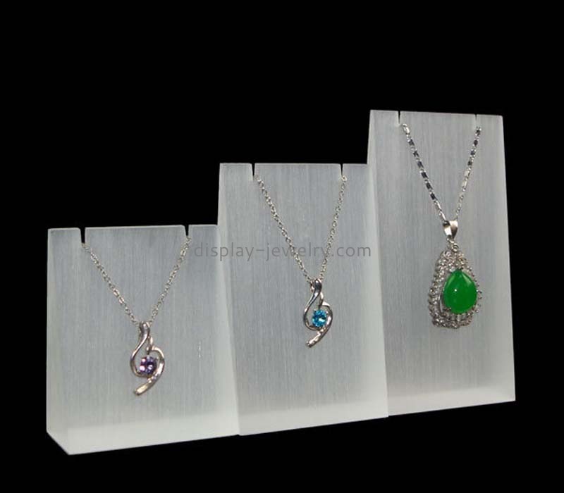 Plexiglass jewelry display manufacturer custom acrylic necklace display stand block NDJ-823