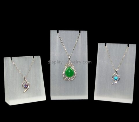 Plexiglass stand manufacturer custom acrylic jewellery display blocks perspex necklace display stands NDJ-818