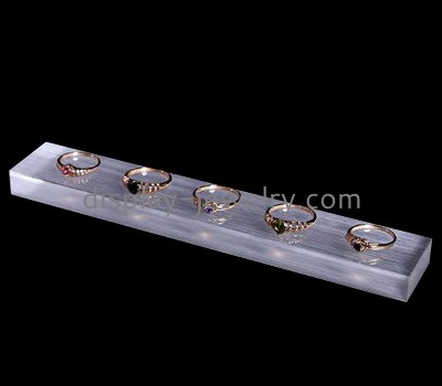 Acrylic display supplier custom made acrylic luxury ring displays holder RDJ-232