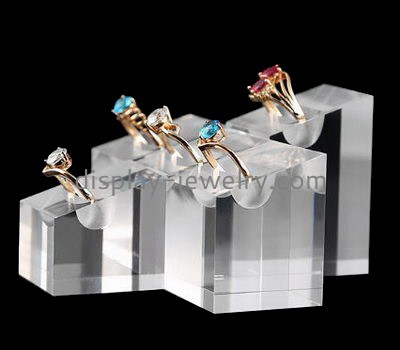 Display stand manufacturers customized perspex blocks silver ring holder for display RDJ-197