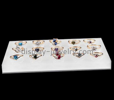 Acrylic products manufacturer customized perspex display blocks silver ring holder RDJ-179