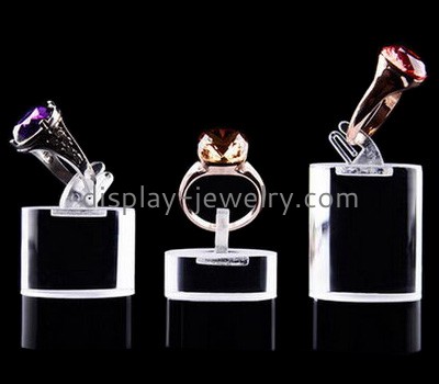 Custom display acrylic stand clear jewelry display ring holder RDJ-057