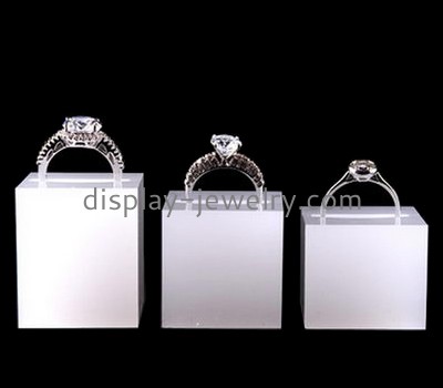 Customized acrylic table display store jewelry display lucite display holders RDJ-041