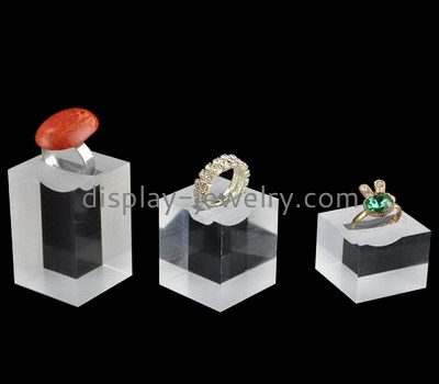 Supplying acrylic plexiglass jewelry display countertop stands display hand RDJ-039