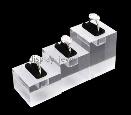 Custom design acrylic display holders acrylic counter display stands wedding ring display stand RDJ-030