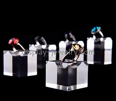 Factory wholesale acrylic product display stands display jewlery display RDJ-027