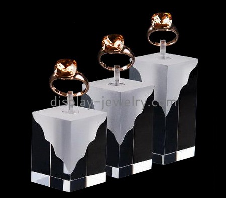 Customized acrylic countertop rotating jewelry display stand acrylic block display ring display stand RDJ-011