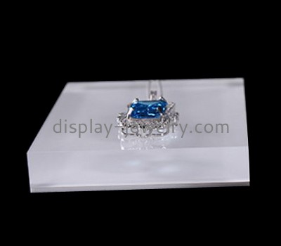 Jewelry display manufacturers customize lucite block pendant display ODJ-014