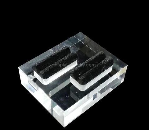 Wholesale custom acrylic retail wedding rings display block